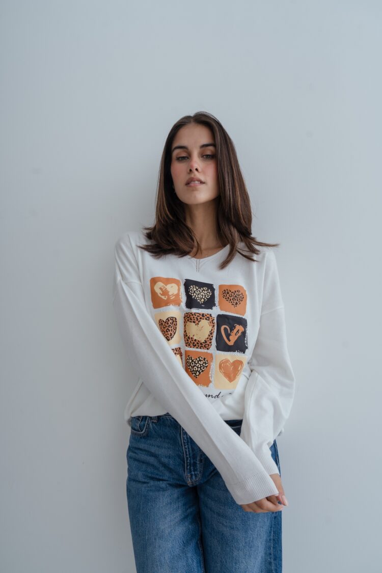 SWEATER LOVE IS AROUND YOU