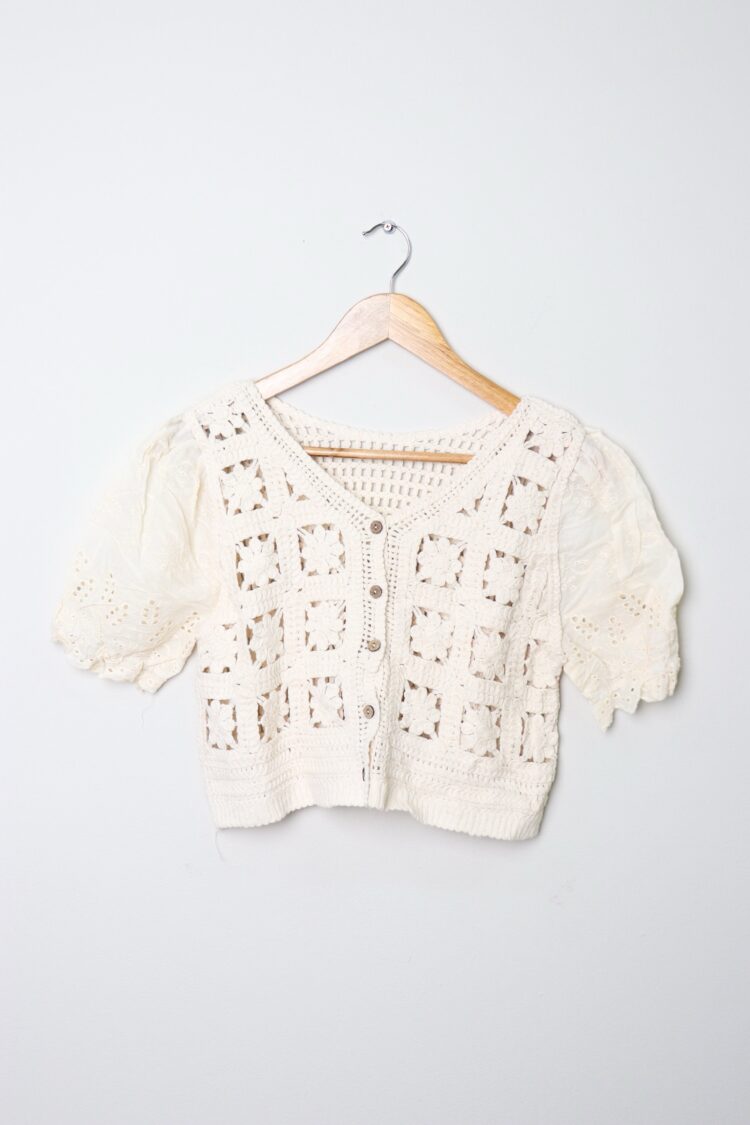 TOP CROCHET MANGA PRINCESA CON BOTON