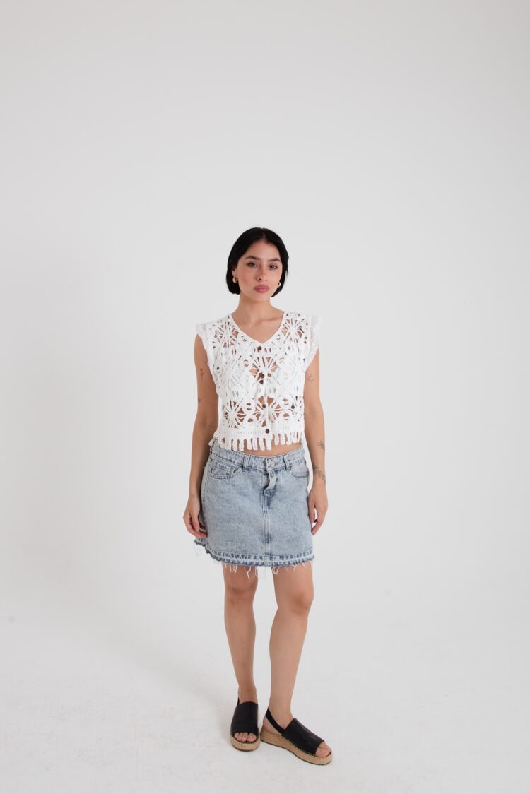 TOP CROCHET CON BOTON Y FLECO