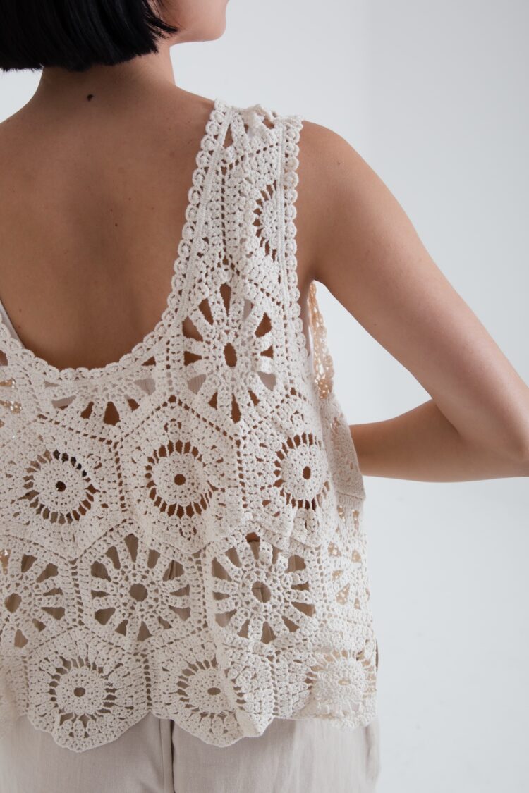 TOP CROCHET CUELLO PUNTILLAS - Imagen 4